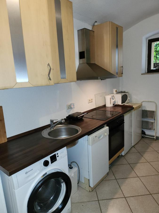 Halle, Top -Preise, Grosse 79 Qm Sd Fewo, Eg, Wahlweise Mit 1- 3 Dz, Inklusiv Tv Lounge, Kueche, Bad Wc Einfach Und Gut, Langzeitmieter Vb Preise Halle  Bagian luar foto